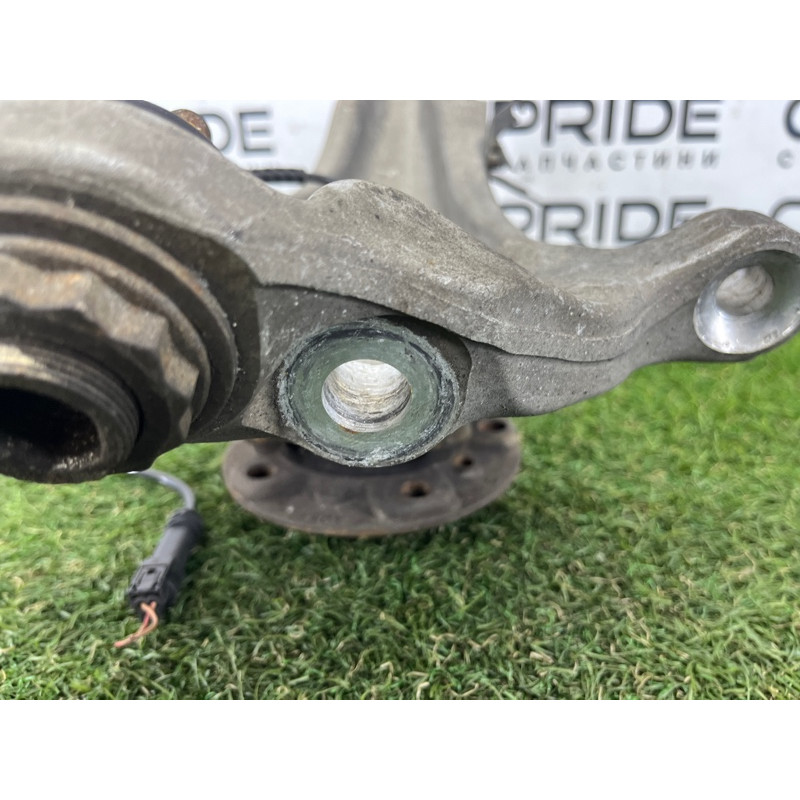 Поворотный кулак (подвеска) BMW 7-series F02 2011 4.4 N63 31216777749