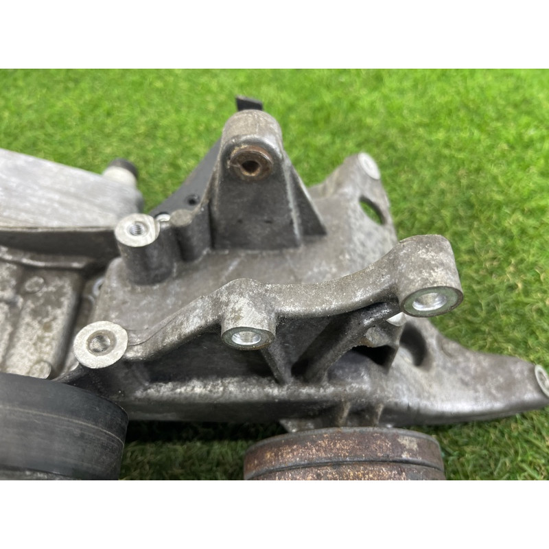 Корпус масляного фильтра (двигатель и элементы) AUDI A4 B8 2012 2.0 CAEB 06H903143H