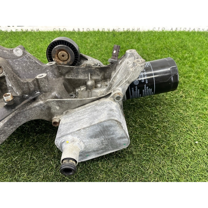 Корпус масляного фильтра (двигатель и элементы) AUDI A4 B8 2012 2.0 CAEB 06H903143H