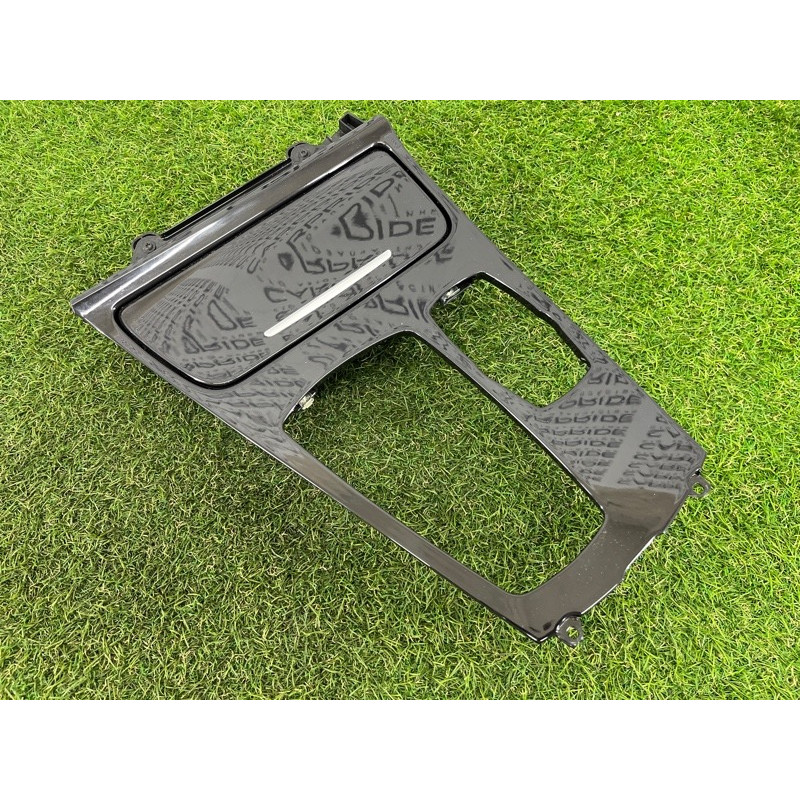 Декоративная накладка центральной консоли (салон) BMW 5-series Gran Turismo F07 2011 3.0 N55B30 51169185181