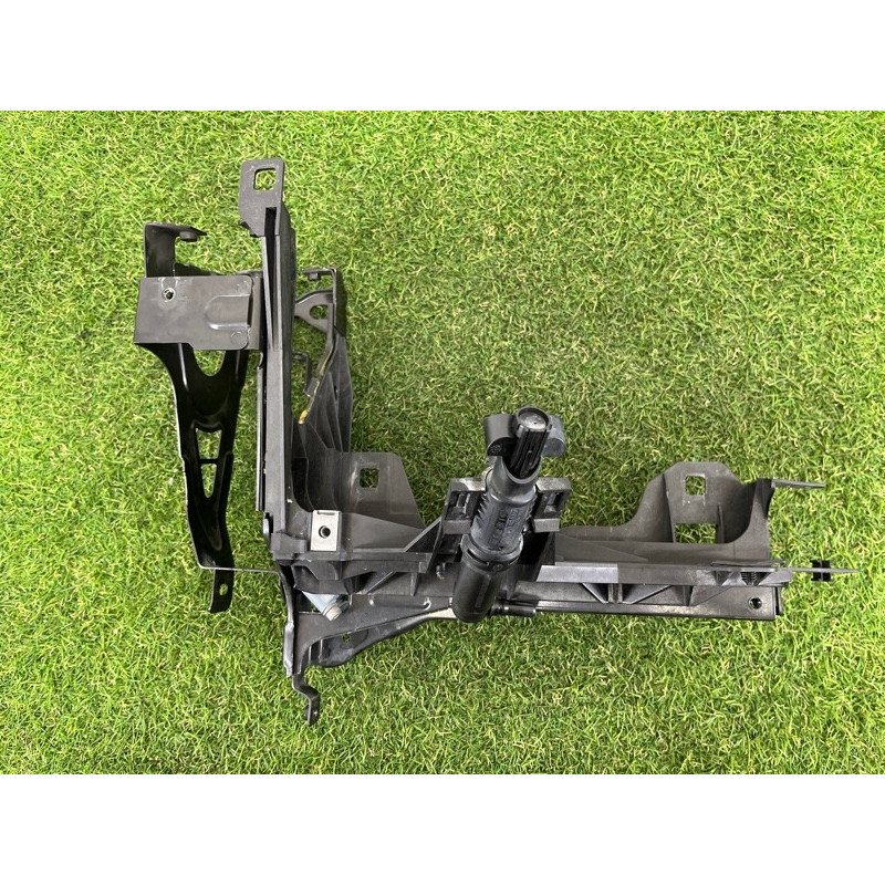 Кронштейн фары (кузов и элементы) BMW 5-series Gran Turismo F07 2011 3.0 N55B30 51647200777