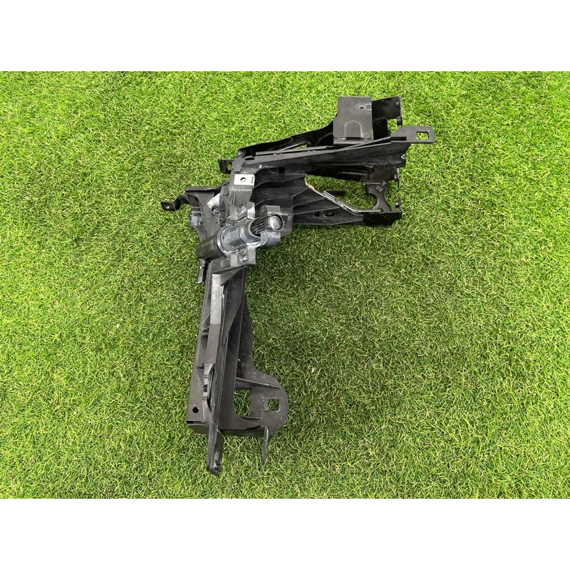 Кронштейн фары (кузов и элементы) BMW 5-series Gran Turismo F07 2011 3.0 N55B30 51647200777