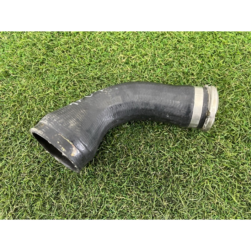 Патрубок интеркулера (двигатель и элементы) BMW 7-series F02 2011 4.4 N63 13717575408