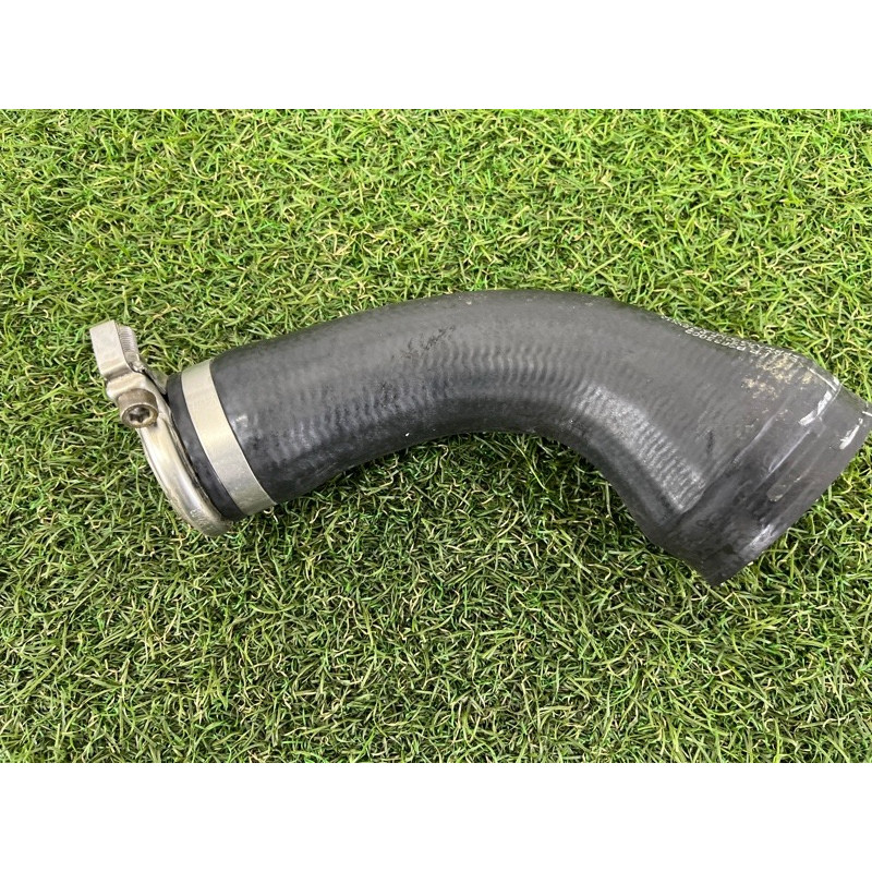 Патрубок интеркулера (двигатель и элементы) BMW 7-series F02 2011 4.4 N63 13717575408