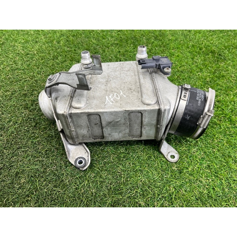 Интеркулер (система охлаждения) BMW 7-series F02 2011 4.4 N63 13717575405