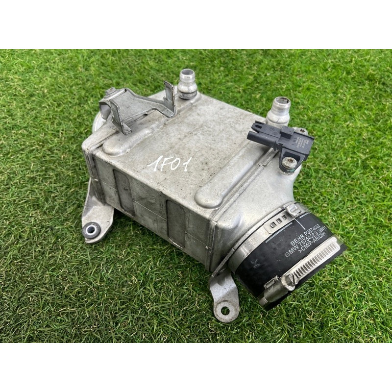 Интеркулер (система охлаждения) BMW 7-series F02 2011 4.4 N63 13717575405