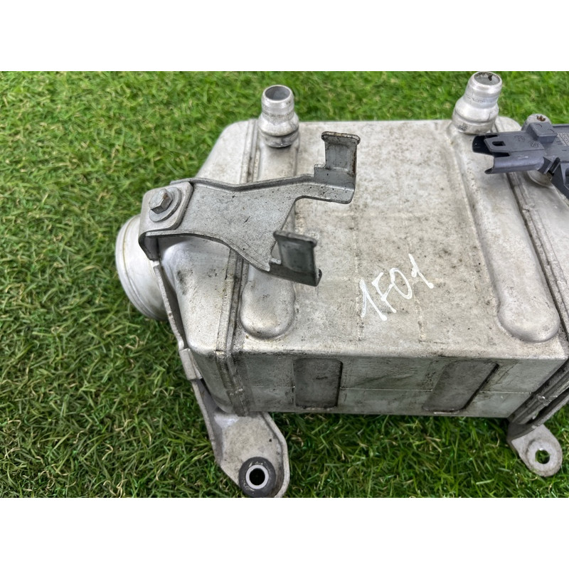 Интеркулер (система охлаждения) BMW 7-series F02 2011 4.4 N63 13717575405