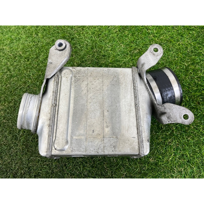 Интеркулер (система охлаждения) BMW 7-series F02 2011 4.4 N63 13717575405