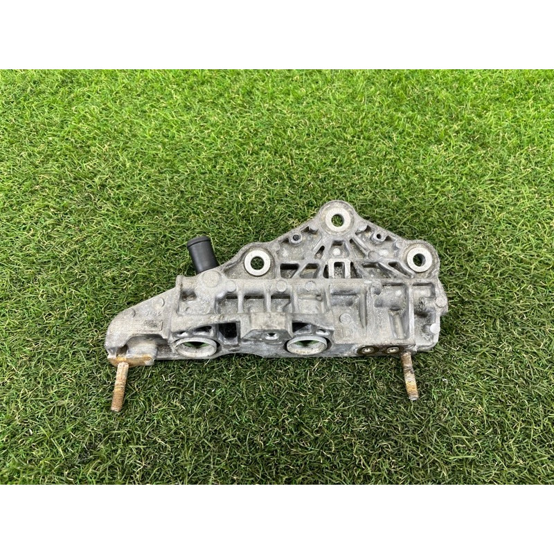 Кронштейн радиатора EGR (кронштейны двигателя) Jeep Grand Cherokee WK2 2014 3.0 Diesel EXF 68211313AA