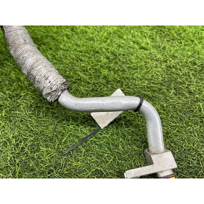 Трубка кондиционера (отопление и кондиционирование) BMW 5-series E60 M54b30 645323498211