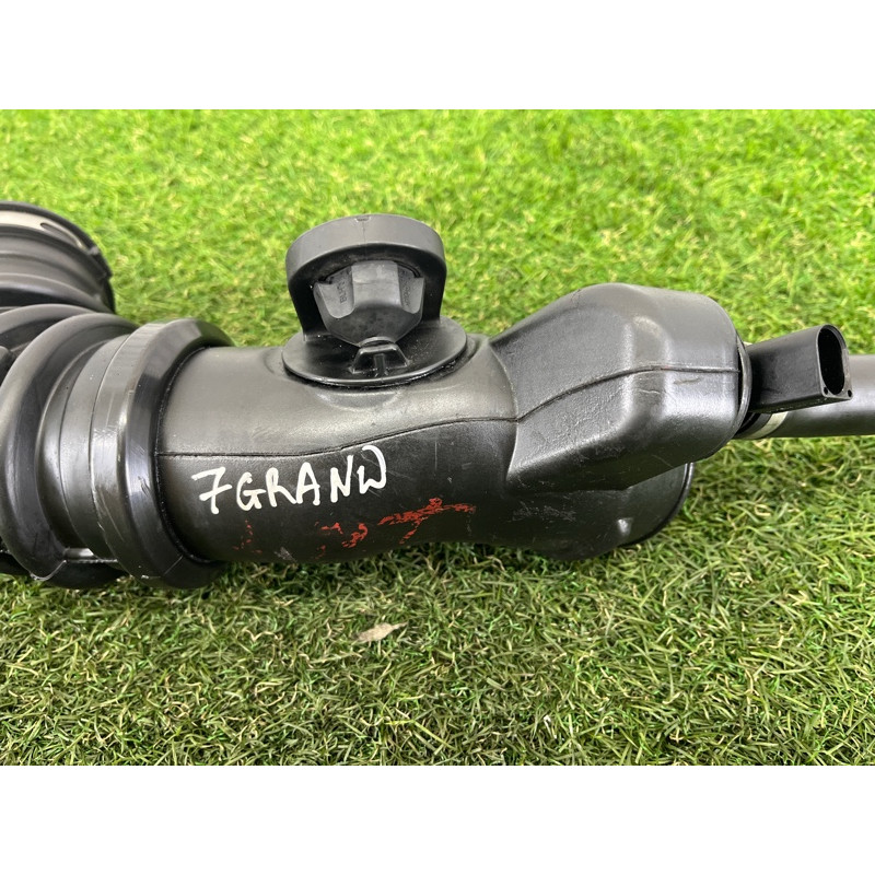 Патрубок воздушного фильтра (впускная система) Jeep Grand Cherokee WK2 2014 3.0 Diesel EXF 68088275AB