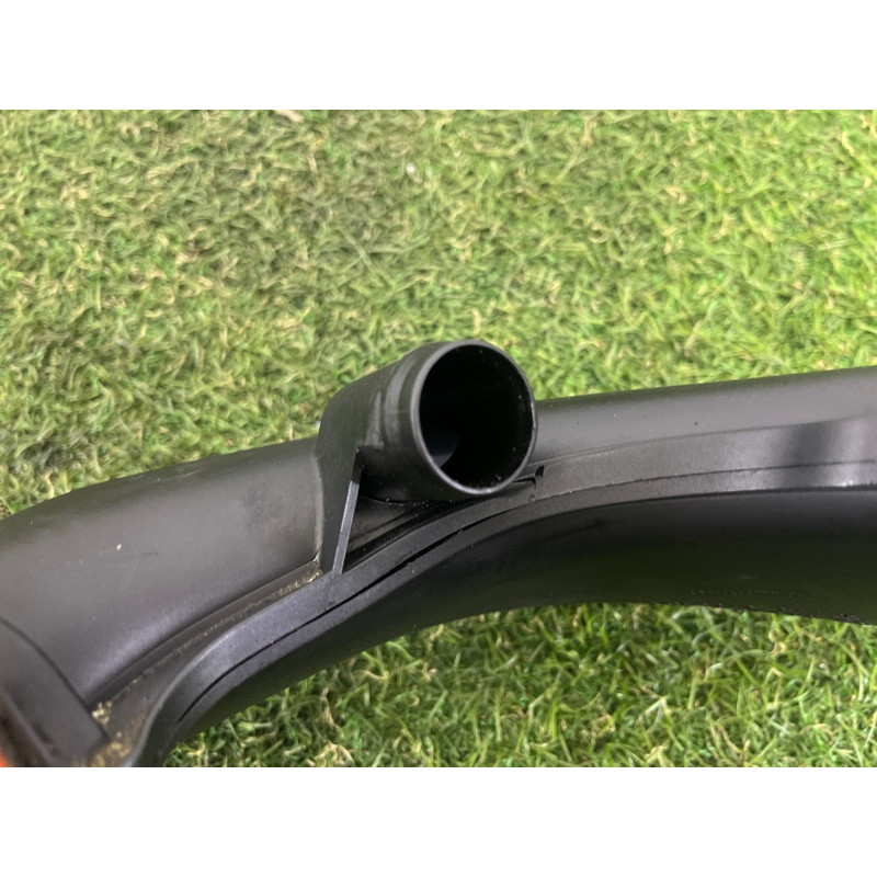 Патрубок воздушного фильтра (впускная система) BMW 7-series F02 2011 4.4 N63 13717577451