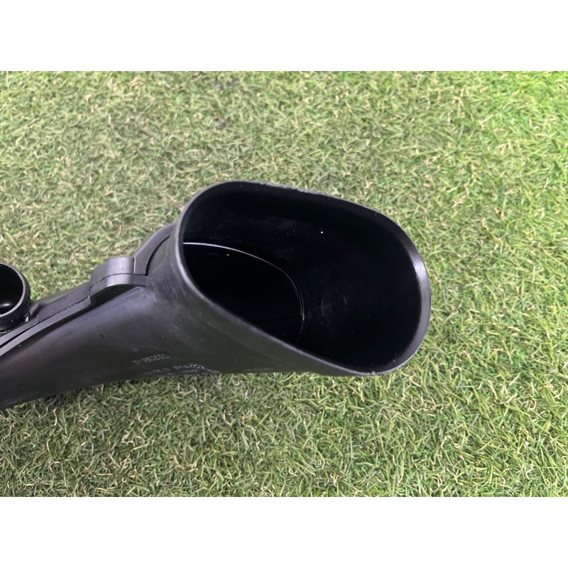 Патрубок воздушного фильтра (впускная система) BMW 7-series F02 2011 4.4 N63 13717577451