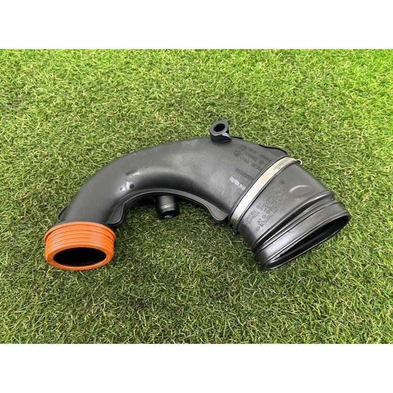 Патрубок воздушного фильтра (впускная система) BMW 7-series F02 2011 4.4 N63 13717577452