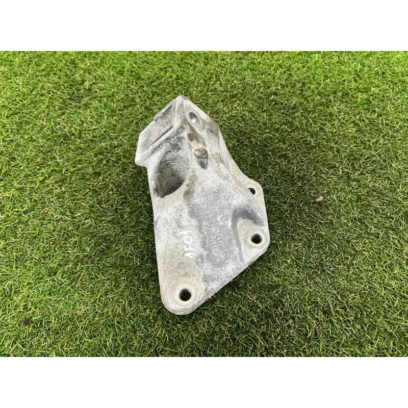 Кронштейн подушки двигателя (кронштейны двигателя) BMW 7-series F02 2011 4.4 N63 22116777622