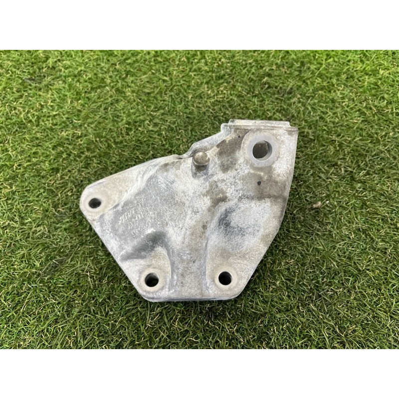 Кронштейн подушки двигателя (кронштейны двигателя) BMW 7-series F02 2011 4.4 N63 22116777622