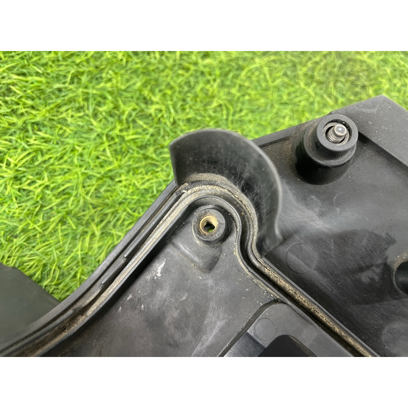 Корпус воздушного фильтра (впускная система) BMW 5-series E39 2001 M47D20 13717785082