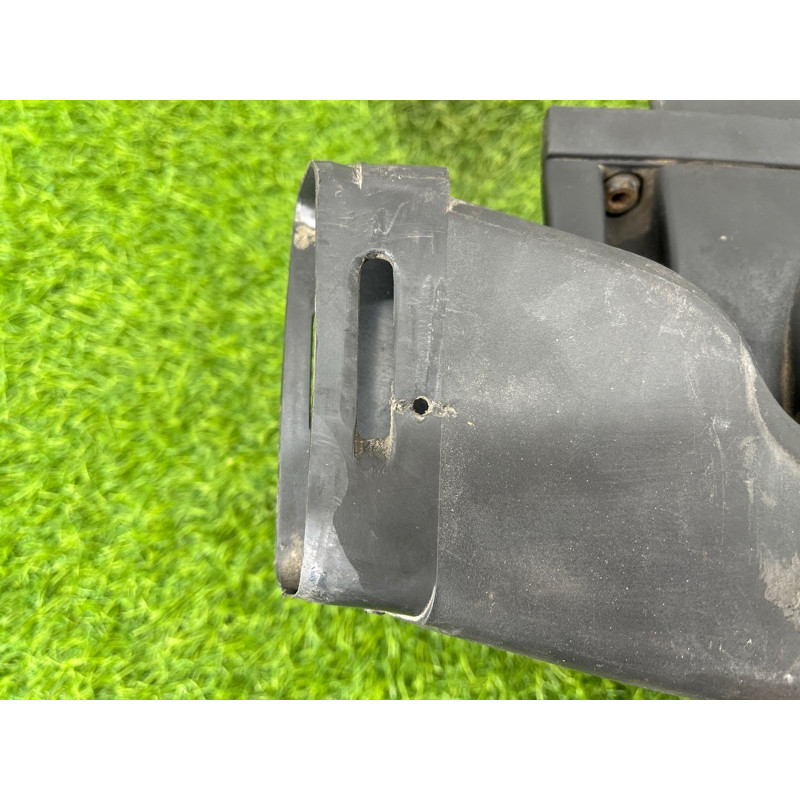 Корпус воздушного фильтра (впускная система) BMW 5-series E39 2001 M47D20 13717785082