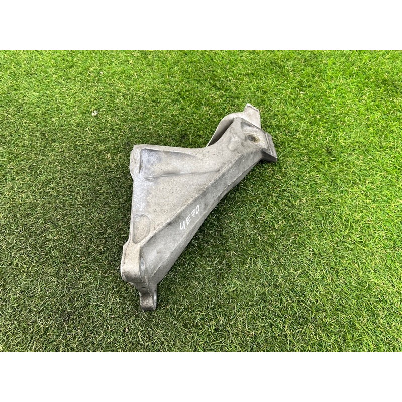 Кронштейн подушки двигателя (кронштейны двигателя) BMW X5 E70 2009 4.8 N62N 22116776136