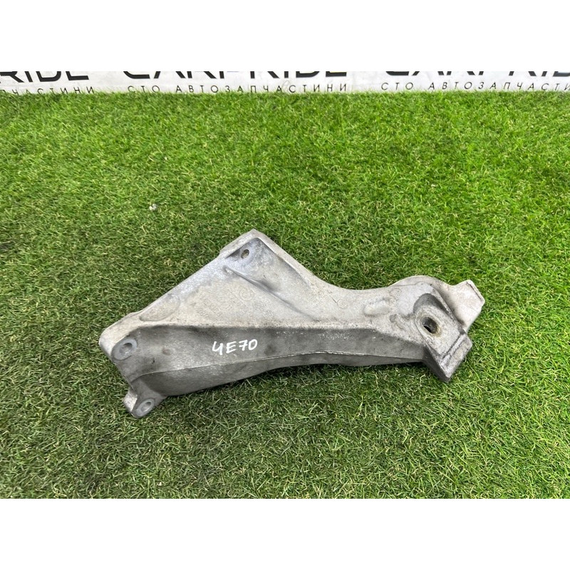 Кронштейн подушки двигателя (кронштейны двигателя) BMW X5 E70 2009 4.8 N62N 22116776136