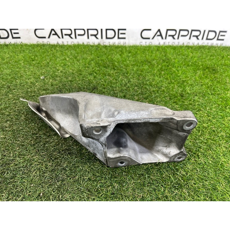 Кронштейн подушки двигателя (кронштейны двигателя) BMW X5 E70 2009 4.8 N62N 22116776136