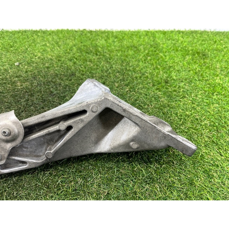 Кронштейн подушки двигателя (кронштейны двигателя) BMW X5 E70 2009 4.8 N62N 22116776136