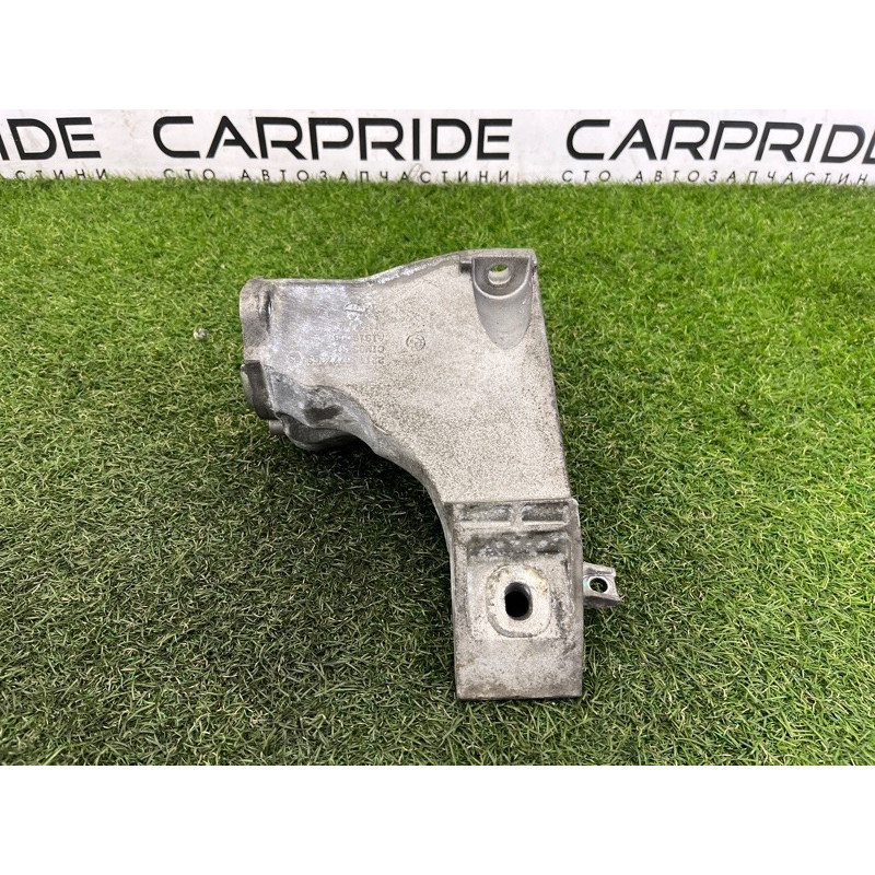 Кронштейн подушки двигателя (кронштейны двигателя) BMW X5 E70 2009 4.8 N62N 22116777267