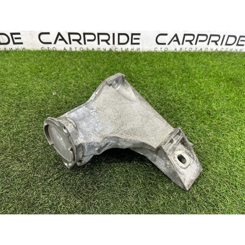 Кронштейн подушки двигателя (кронштейны двигателя) BMW X5 E70 2009 4.8 N62N 22116777267