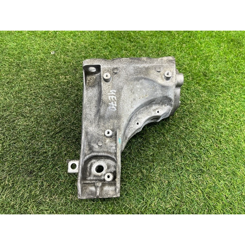 Кронштейн подушки двигателя (кронштейны двигателя) BMW X5 E70 2009 4.8 N62N 22116777267