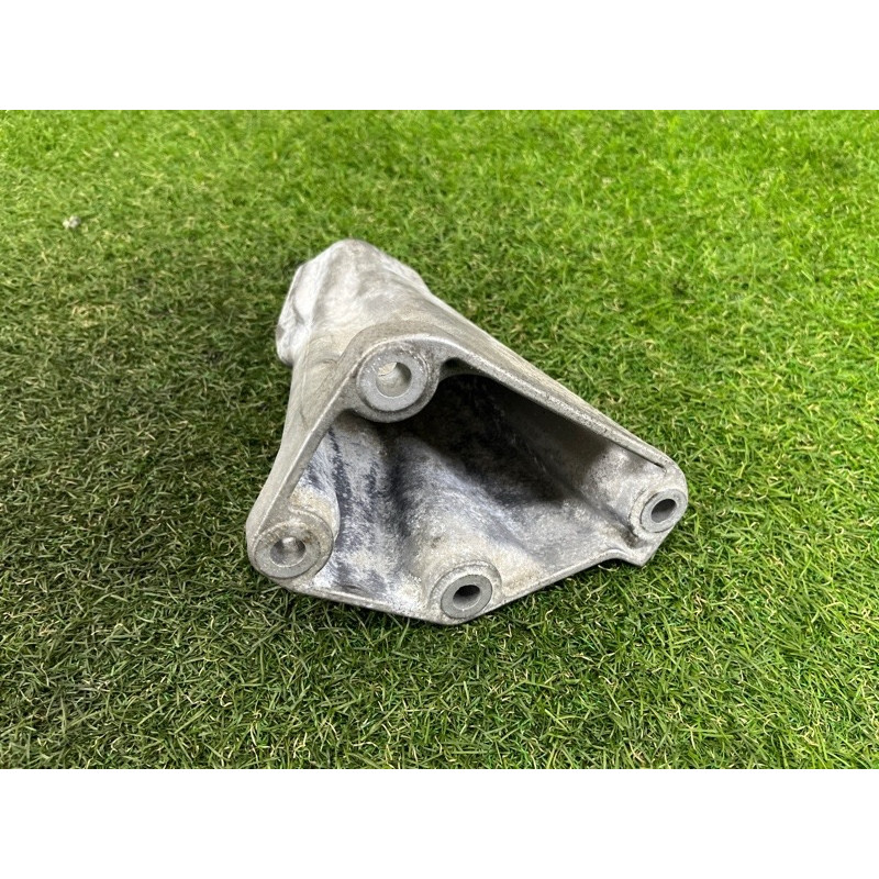 Кронштейн подушки двигателя (кронштейны двигателя) BMW 7-series F02 2011 4.4 N63 22116777621