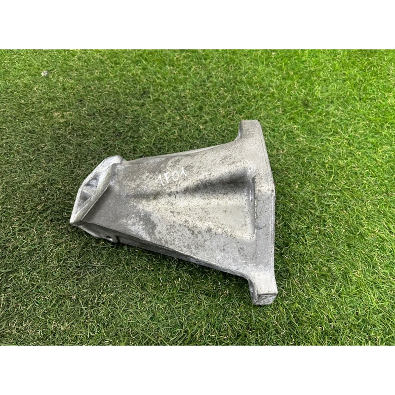 Кронштейн подушки двигателя (кронштейны двигателя) BMW 7-series F02 2011 4.4 N63 22116777621