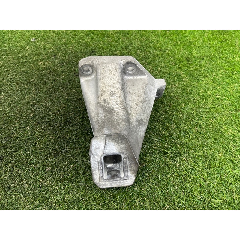 Кронштейн подушки двигателя (кронштейны двигателя) BMW 7-series F02 2011 4.4 N63 22116777621