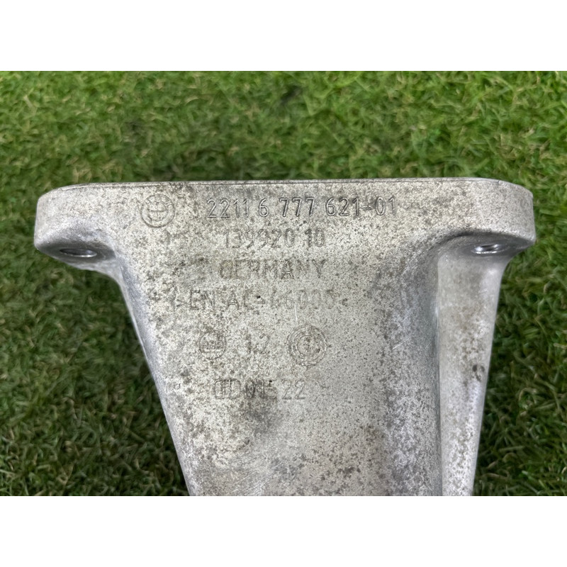 Кронштейн подушки двигателя (кронштейны двигателя) BMW 7-series F02 2011 4.4 N63 22116777621