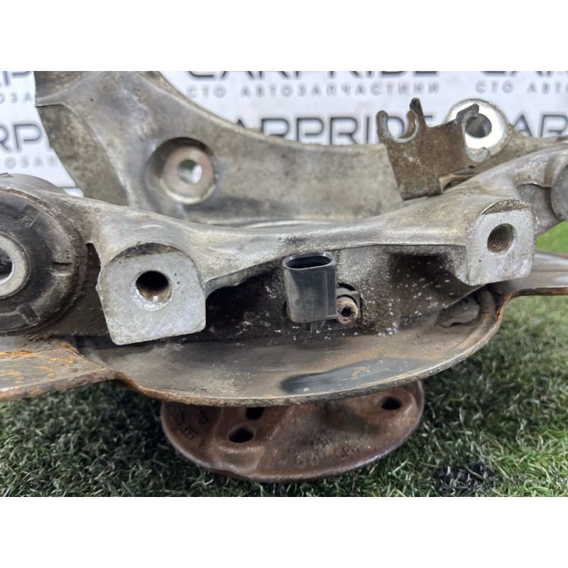 Цапфа підвіски (підвіска) Volkswagen Touareg NF 2012 3.6 CGRA 7P0505435B