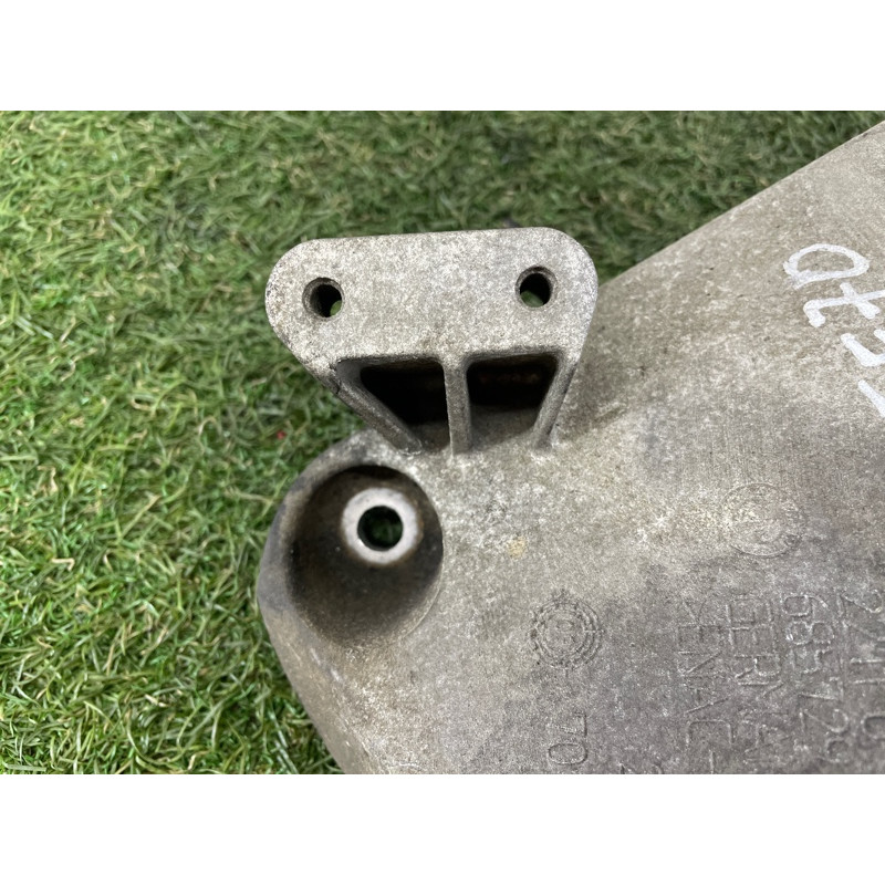 Кронштейн подушки двигателя (кронштейны двигателя) BMW X5 E70 2011 3.0 N57 22116790021