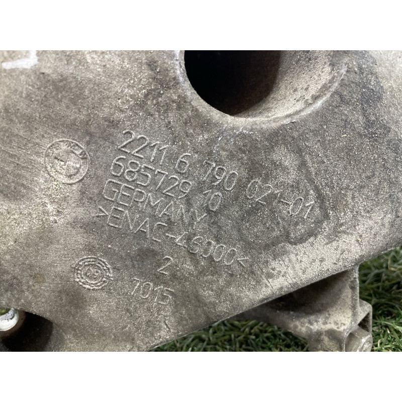 Кронштейн подушки двигателя (кронштейны двигателя) BMW X5 E70 2011 3.0 N57 22116790021