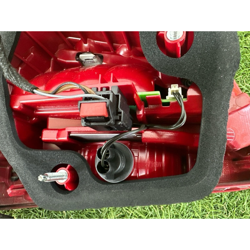 Задний фонарь (оптика) Volkswagen Touareg NF 2015 3.6 CGRA 7P6945308