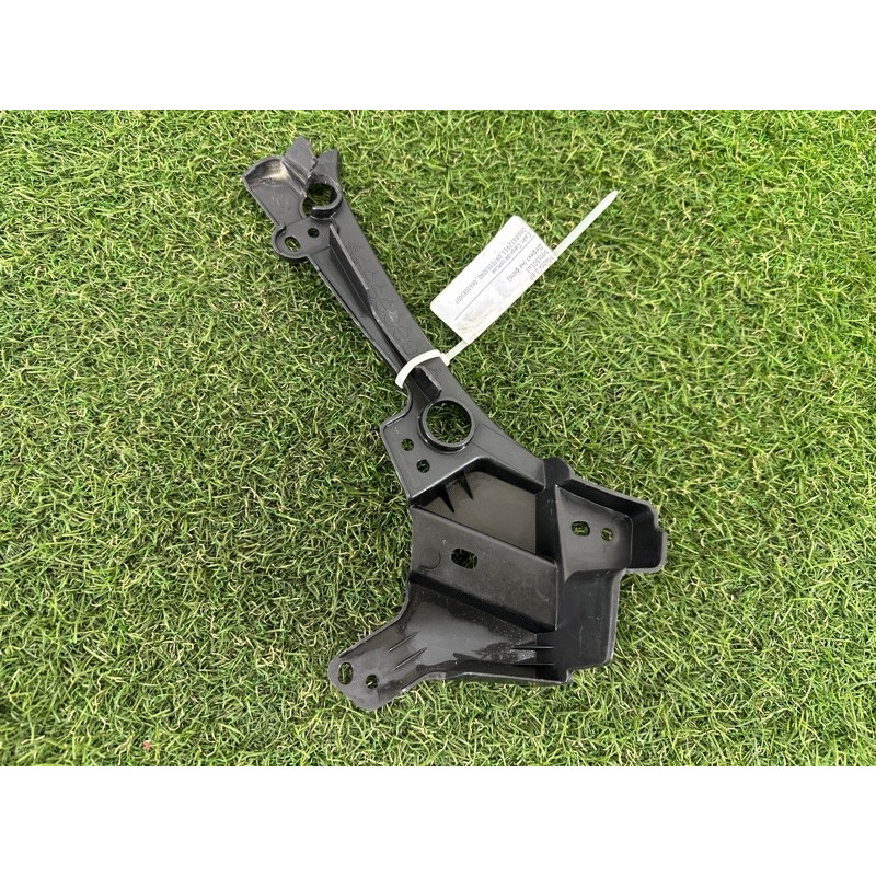 Кронштейн (двигатель и элементы) Mazda 3 BP BDTS501U1A