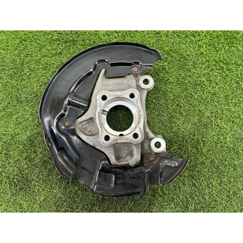 Цапфа подвески (подвеска) Ford Fusion MK5 dg9c3k170a