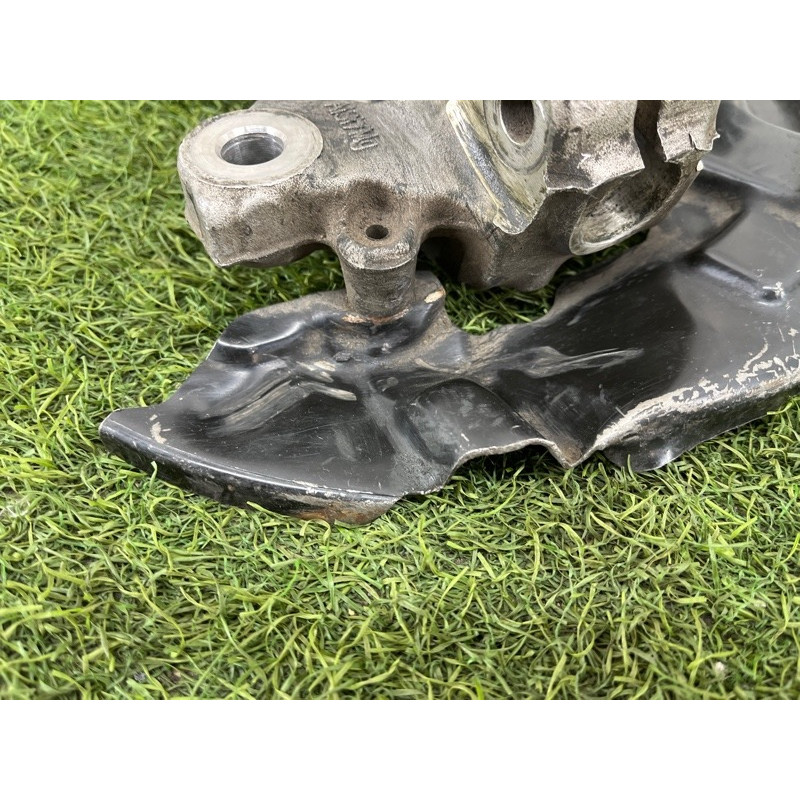 Цапфа подвески (подвеска) Ford Fusion MK5 dg9c3k170a