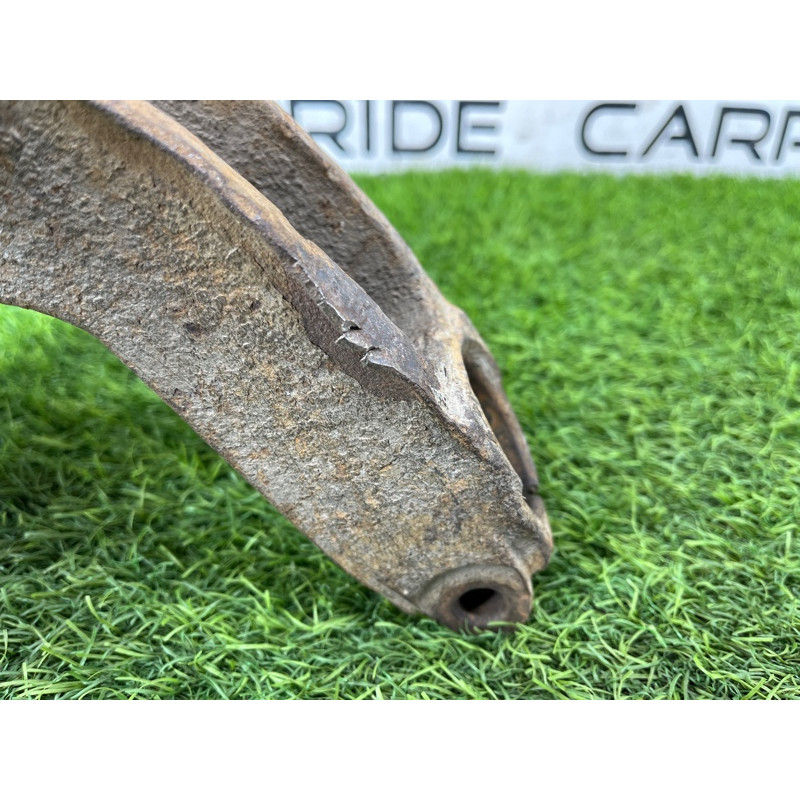 Поворотный кулак (подвеска) Renault Megane 2 2004 1.9 DCI 8200297033