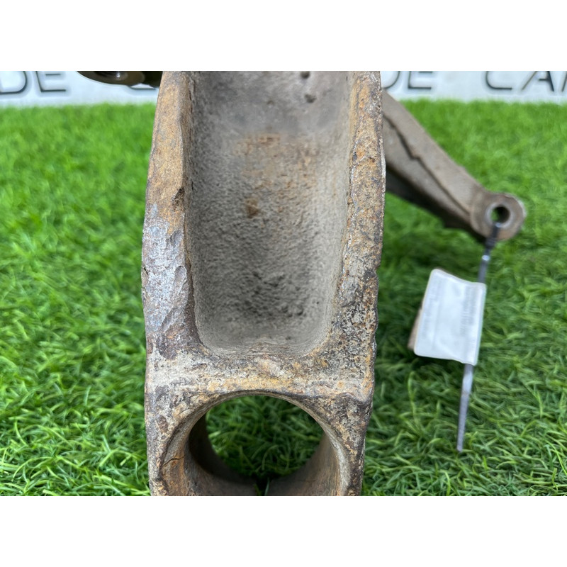 Поворотный кулак (подвеска) Renault Megane 2 2004 1.9 DCI 8200297033