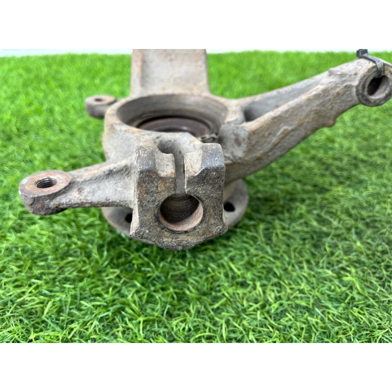 Поворотный кулак (подвеска) Renault Megane 2 2004 1.9 DCI 8200297033