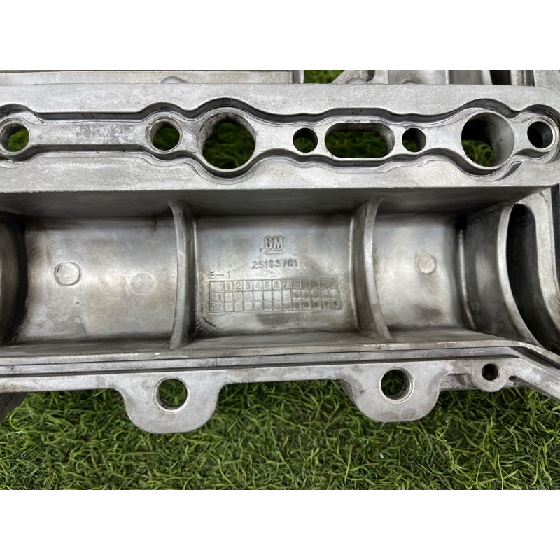 Крышка клапанов (двигатель и элементы) Chevrolet Captiva C140 2011 2.2 D (z22d1) 25190362