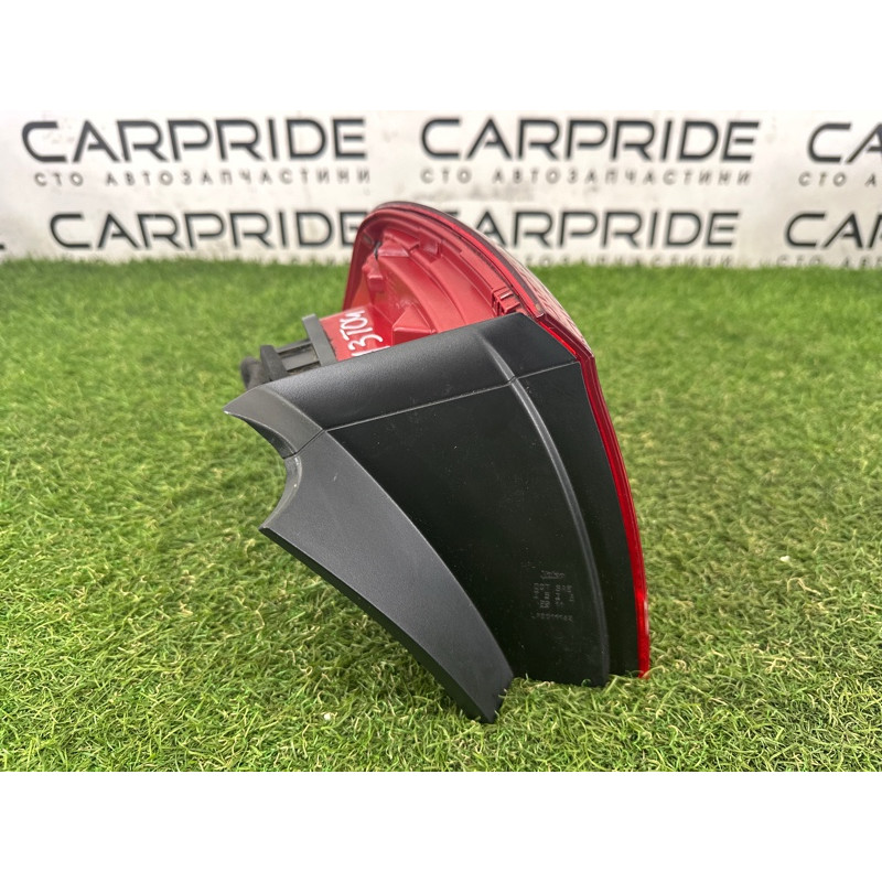 Задний фонарь (оптика) Volkswagen Touareg NF 2015 3.6 CGRA 7P6945208A