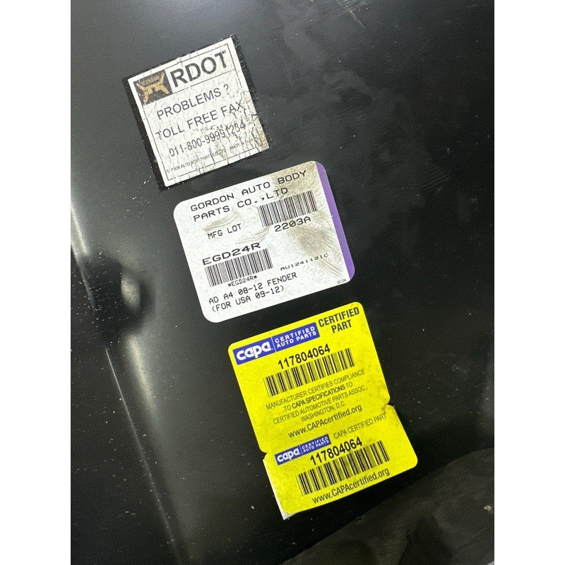 Крыло (наружные элементы кузова) AUDI A4 B8 2012 2.0 CAEB 8K0821106A