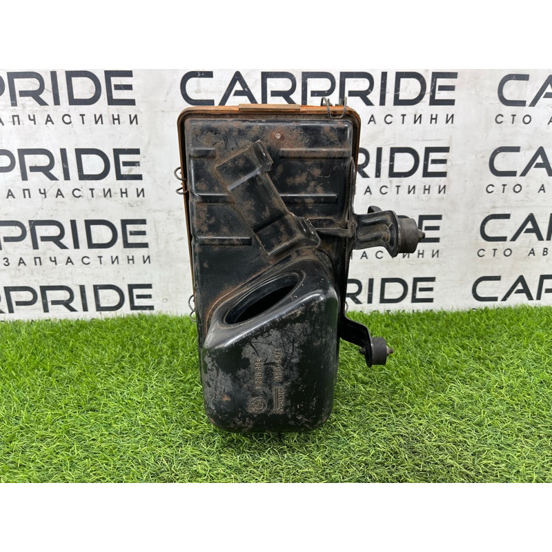 Корпус воздушного фильтра (впускная система) BMW 3-series E30 1286396