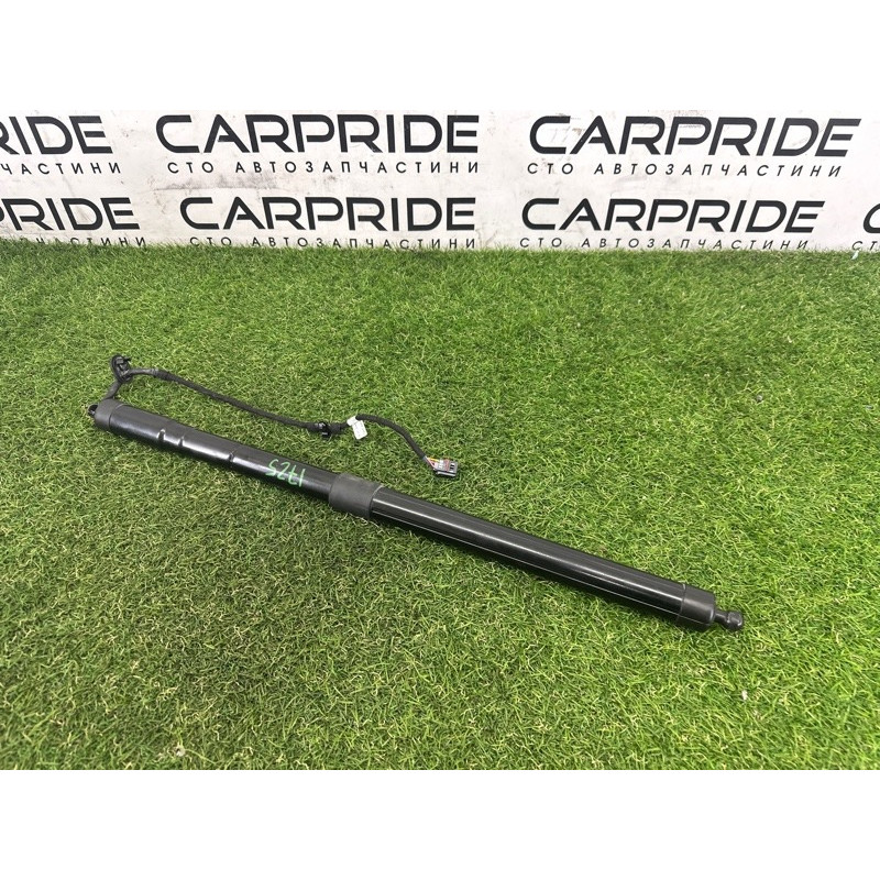 Привод двери багажника (электрика) Volkswagen Touareg NF 2015 3.6 CGRA 7P6827851DIIT