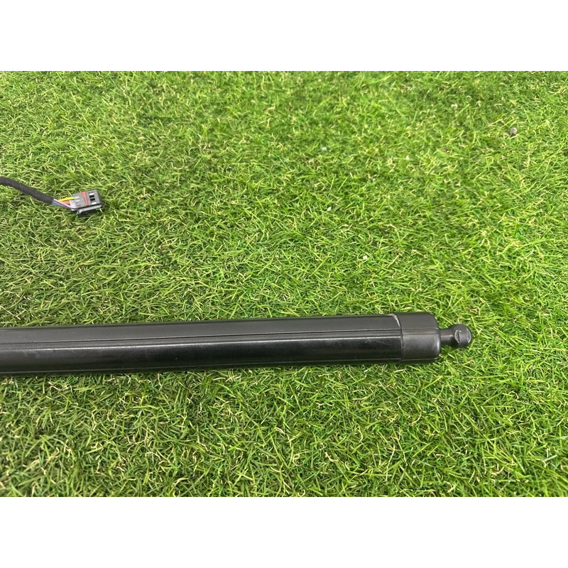 Привод двери багажника (электрика) Volkswagen Touareg NF 2015 3.6 CGRA 7P6827851DIIT