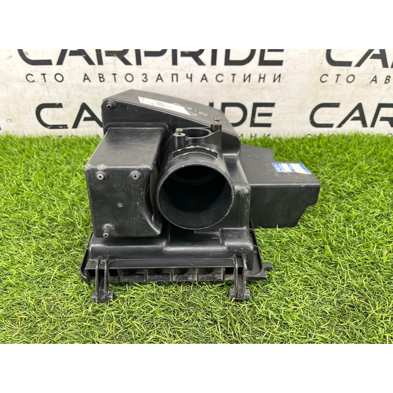 Корпус воздушного фильтра (впускная система) Mazda 6 GG 2004 2.0 RF5